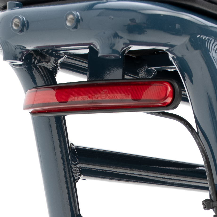 050426_HIGGS_PLUS_MARINEBLUE_TAILLIGHT