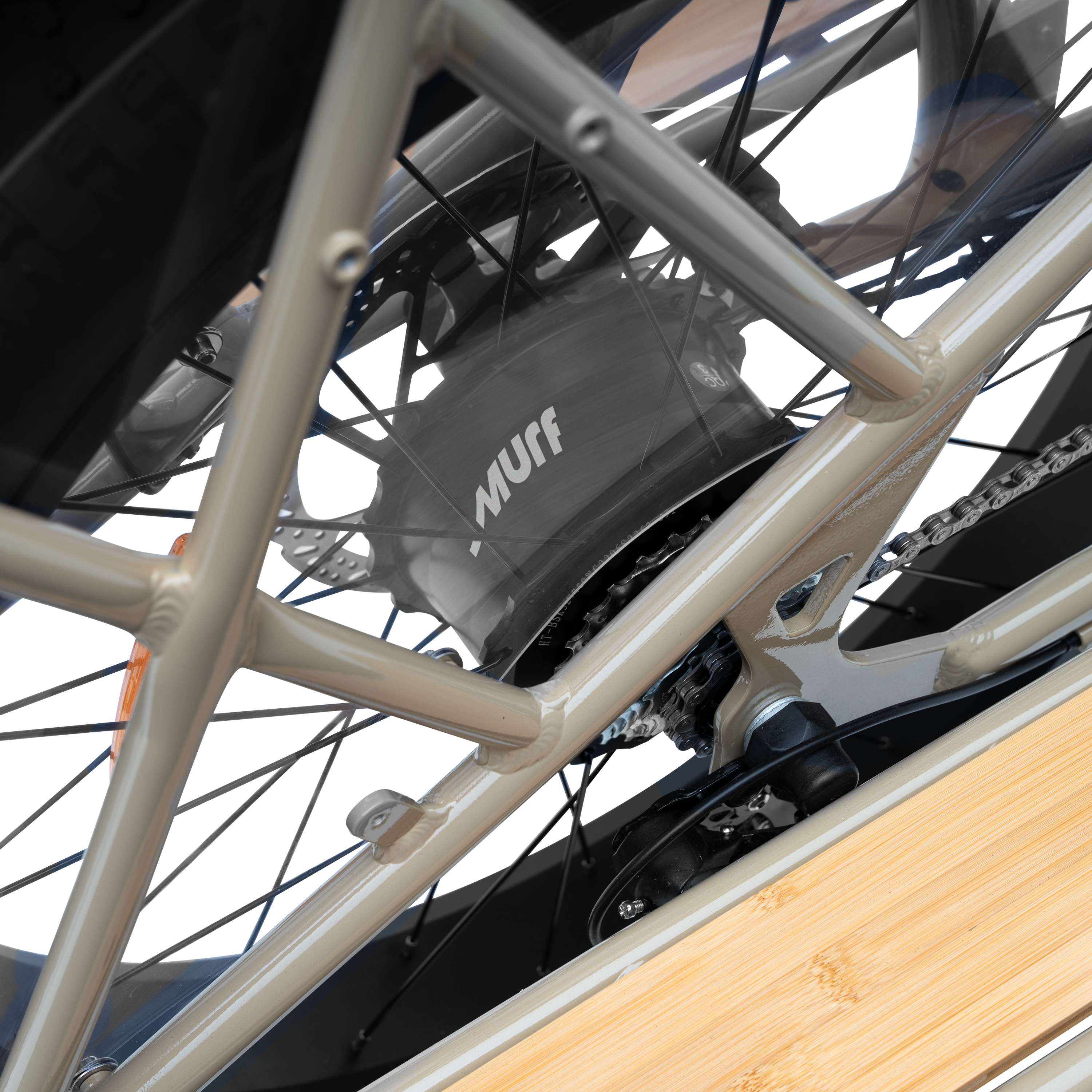 081023_ALPHA_CARGO_DS_DETAIL_MOTOR